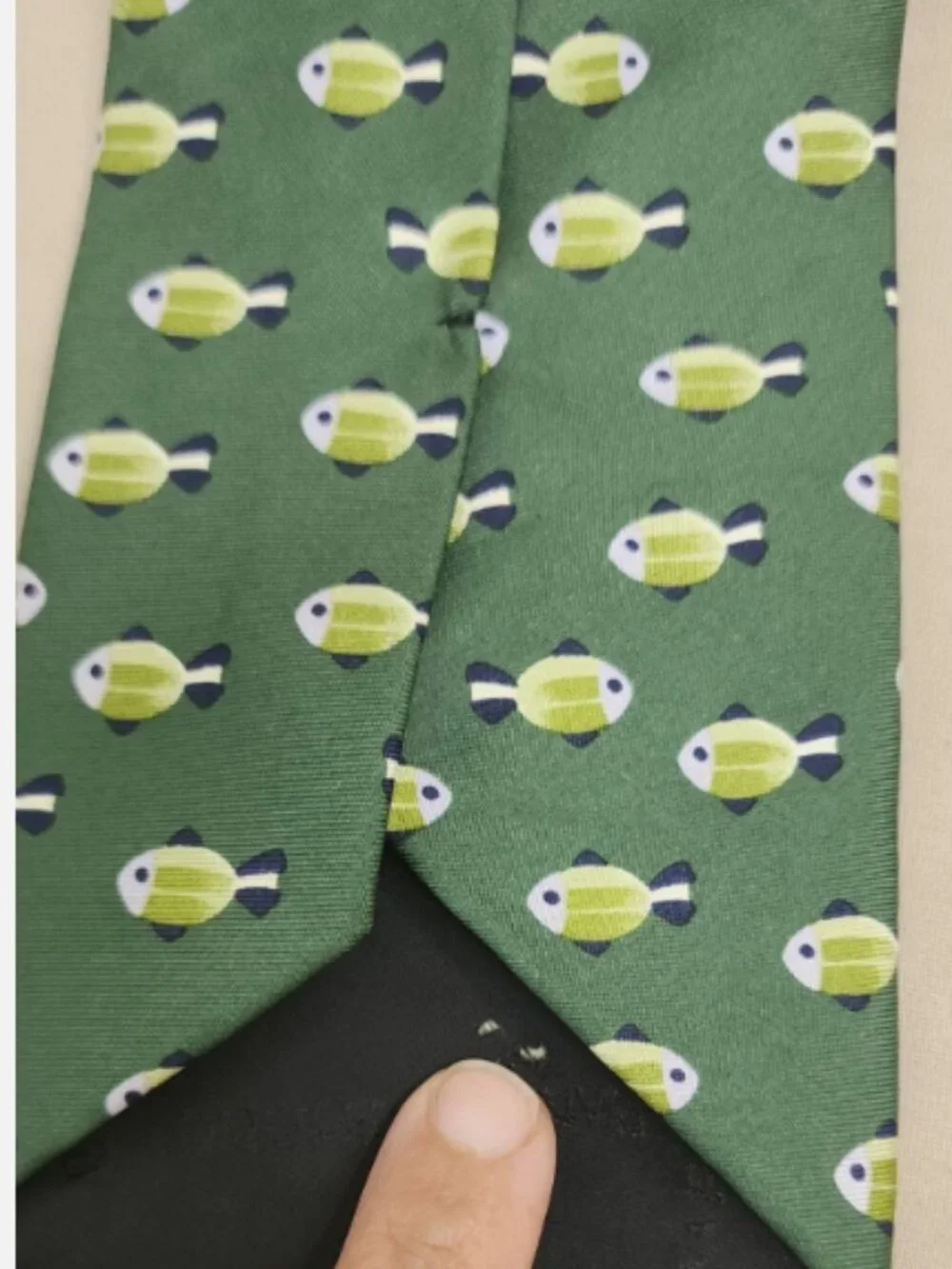 Banana Republic Men's Silk Tie Green Fish Pattern Italy Animal Print Necktie